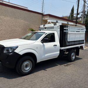 Nissan NP300 Estacas 2023