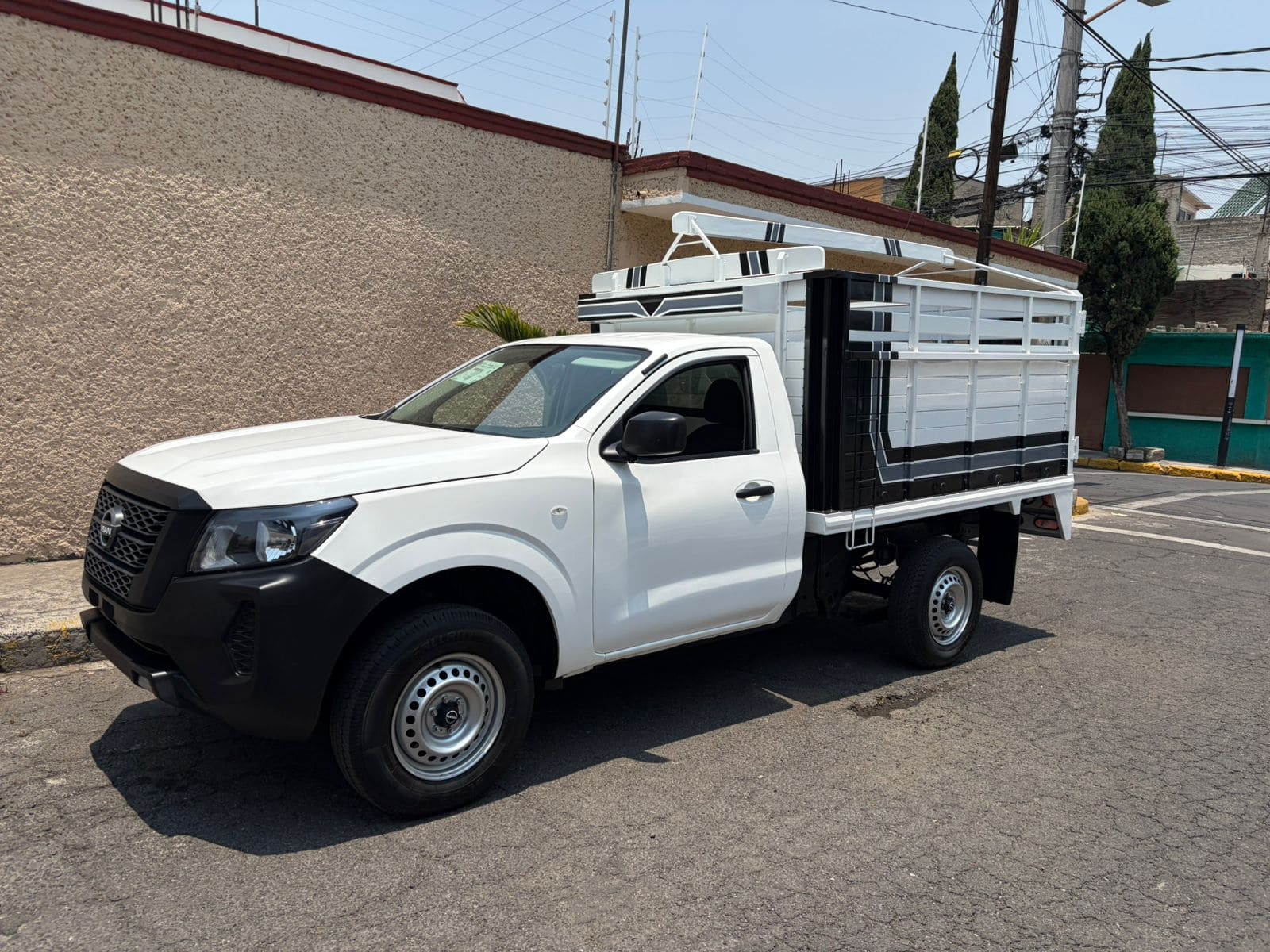 1 nissan-np300-estaquitas-2023