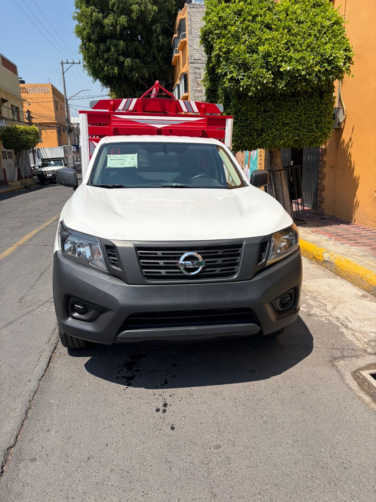 10 Nissan NP300 Estacas Blanca 2019