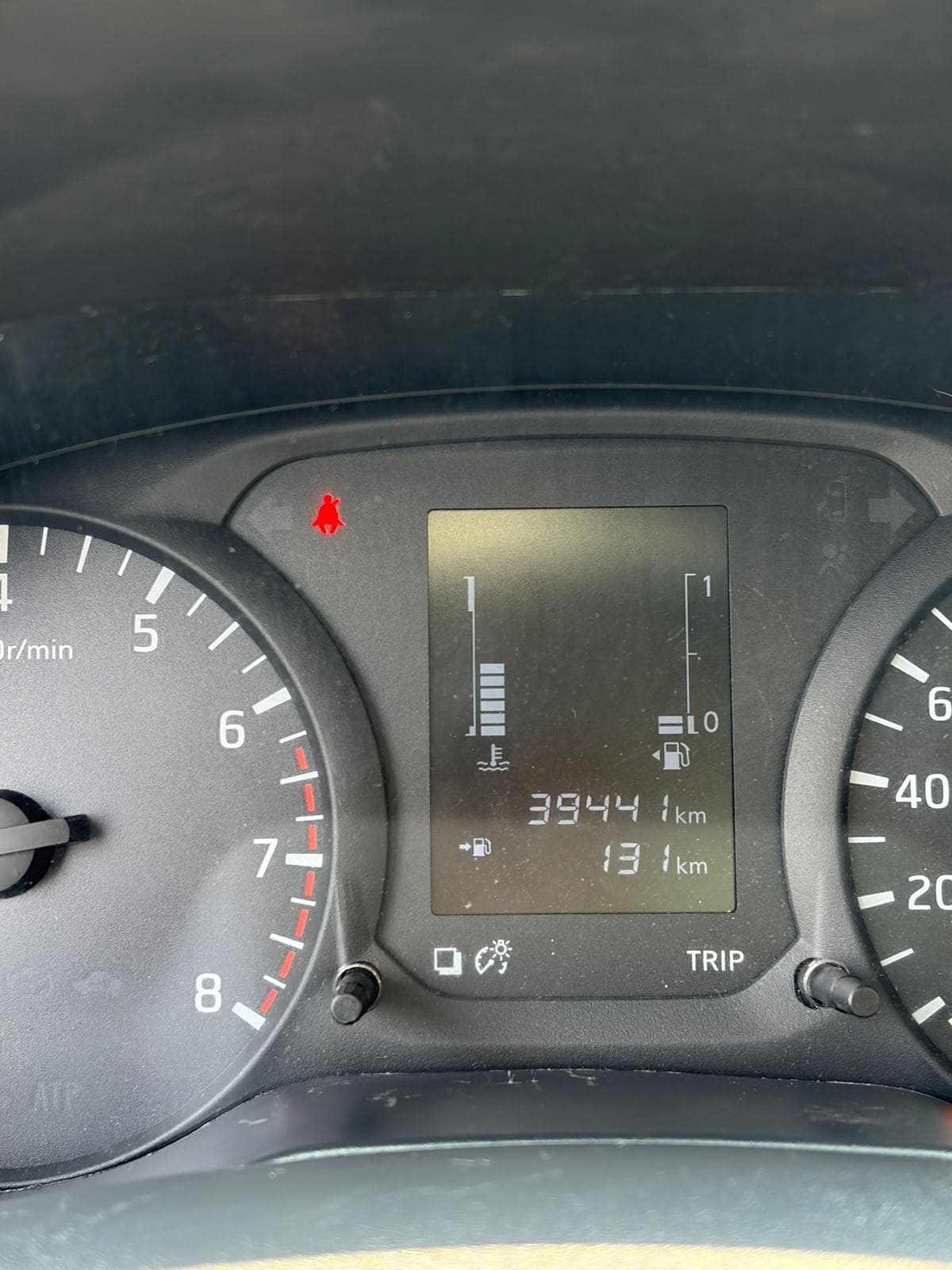 6 camioneta-nissan-np300-estaquitas-2023